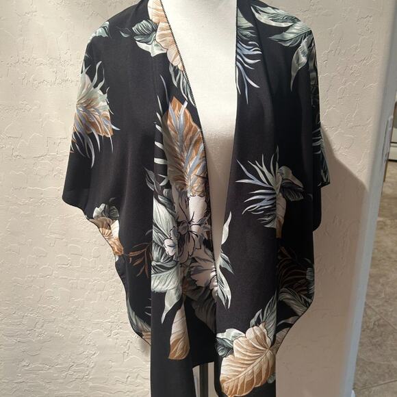 Black Palm Leaf Print Kimono 100% Polyester Open w/Dolman Sleeves -OS - Picture 3 of 4